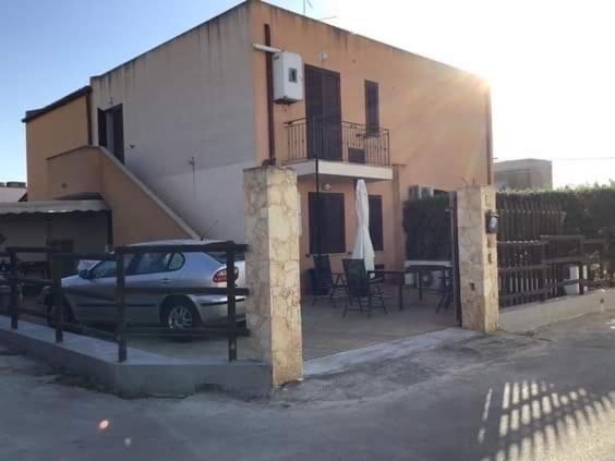 Sebastiano. Appartamento a 1,2 km dallo Stagnone Marsala Esterno foto